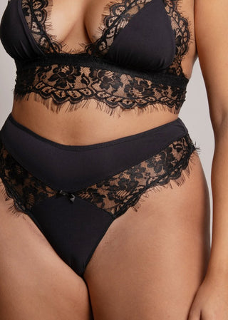 Detail of black lace linger set from Lioa Lingerie. Looks very high-quality and elegant. 