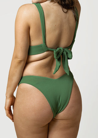 curvy woman wears the cheeky bikini bottom